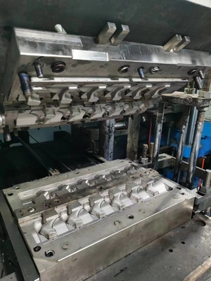 طلاء حقن السيليكون السائل LSR بلاستيك CNC EDM تجويف متعدد